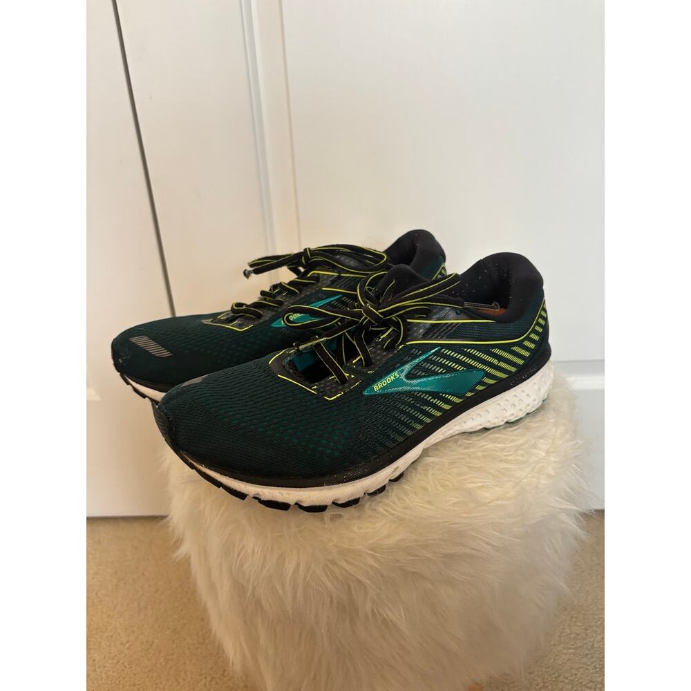 Brooks Ghost 12 running shoes in the Black/Lime/Blue Grass colorway size 10